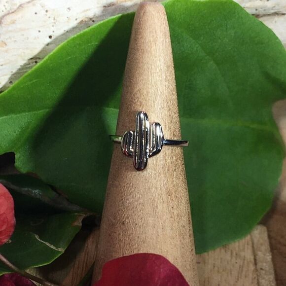 925 Sterling Silver Cactus Toe Ring - Picture 3 of 4